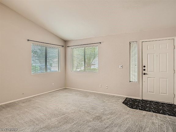 3rd image of 4673 Canna Dr