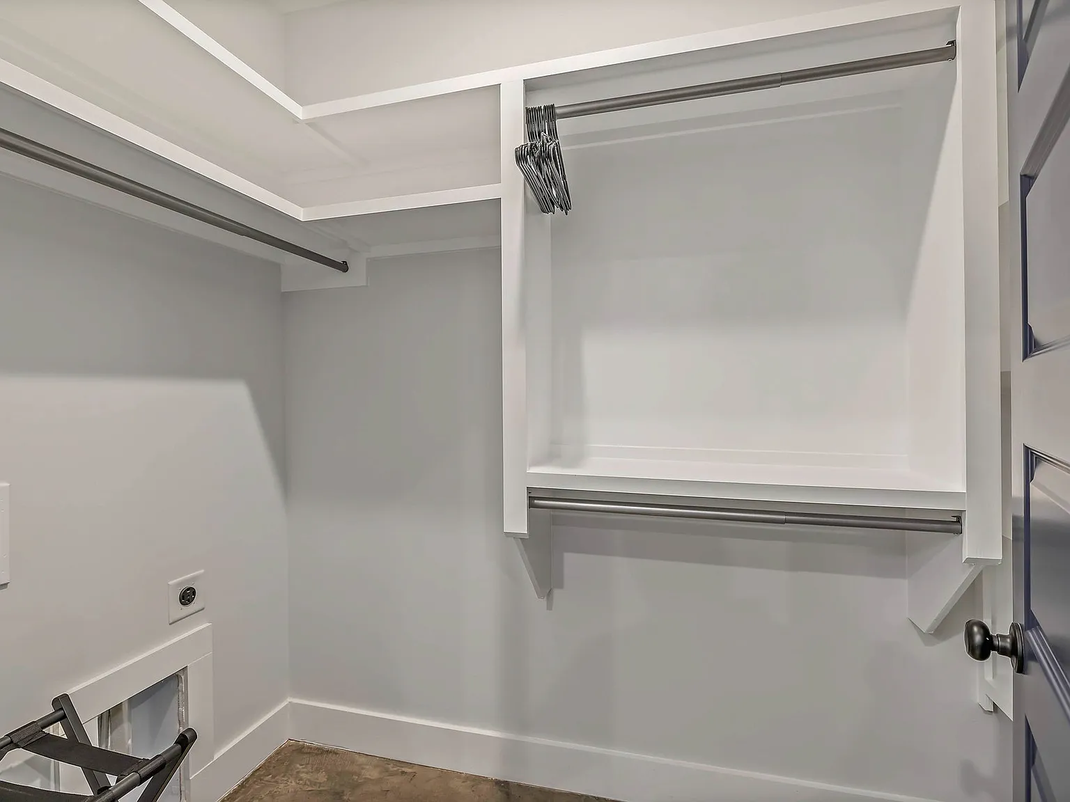 4 bed, 4.5 bath, 2300 sqft, $5,895 — Photo 3