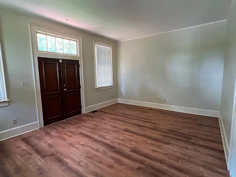 702 Cloverdale Rd — Photo 3