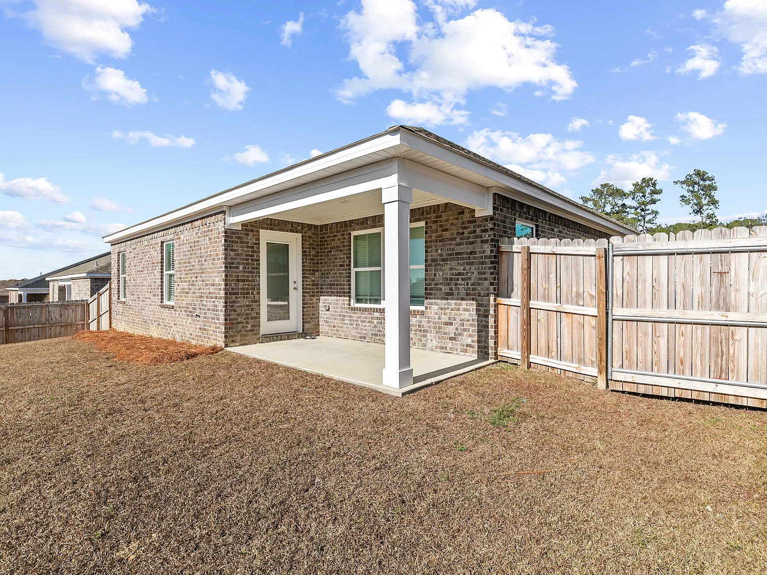 3 bed, 1799 sqft, $1,800 — Photo 2