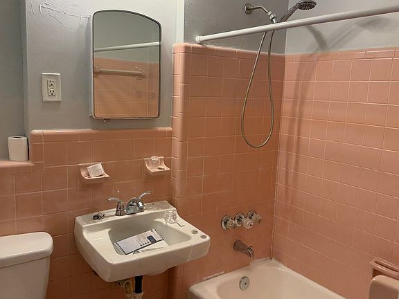 4th image of 21287 Coulton Ave