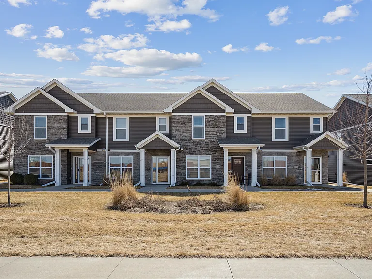 2217 Saint Andrews Dr — Photo 26