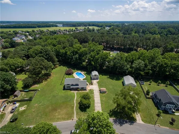 1541 Blackboard Dr, Chesapeake, VA 23322