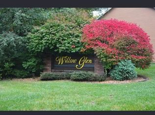 5740 Willow Trl, Shoreview, MN 55126