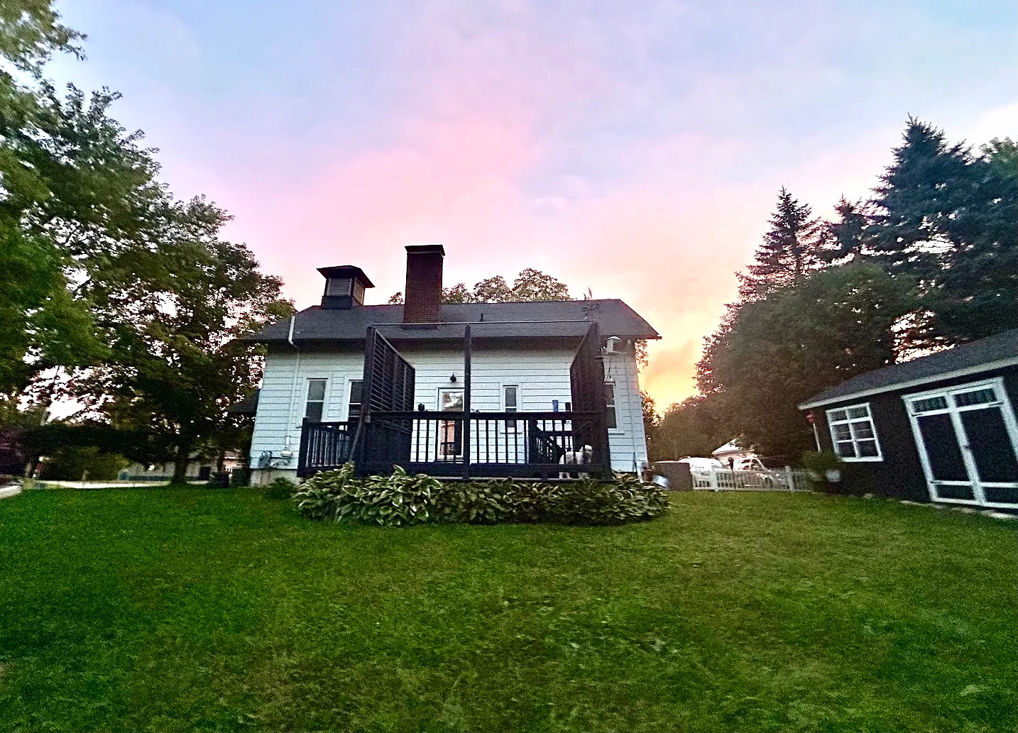 3 bed, 912 sqft, $2,700 — Photo 1