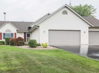 7761 Hawks View Dr, Machesney Park, IL 61115