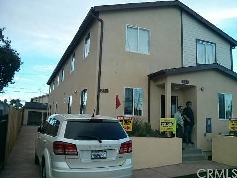 2nd image of 225 W 98th St