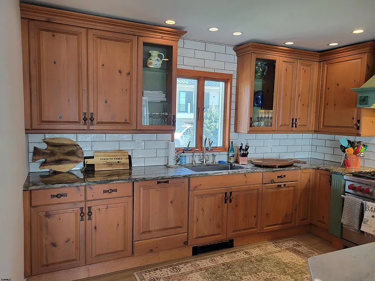 8601 Fulton Ave — Photo 9