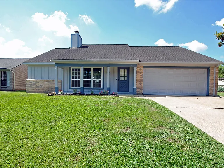 22831 John Rolfe Ln S — Photo 1