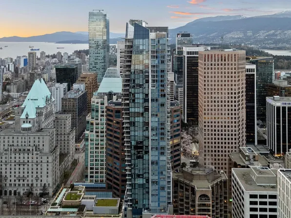 667 Howe St #4602, Vancouver, BC V6C 0B5