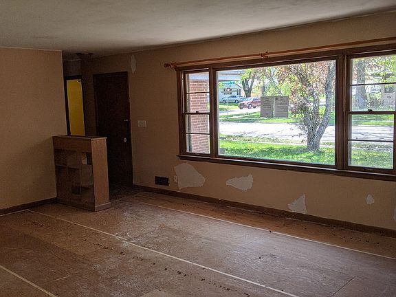 5th image of 3216 Buckingham Dr