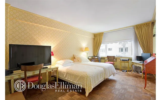 Sold by Douglas Elliman | media 15