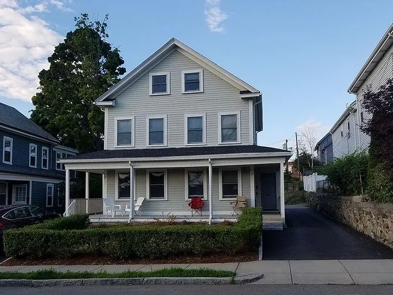 Farmer's Porch, private entrance & 2 parking
