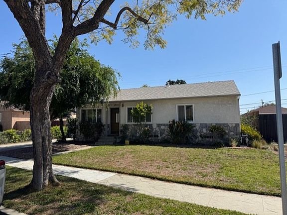2nd image of 3664 Lomina Ave