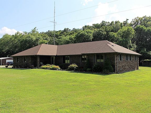 2nd image of 2761 Valley Ln