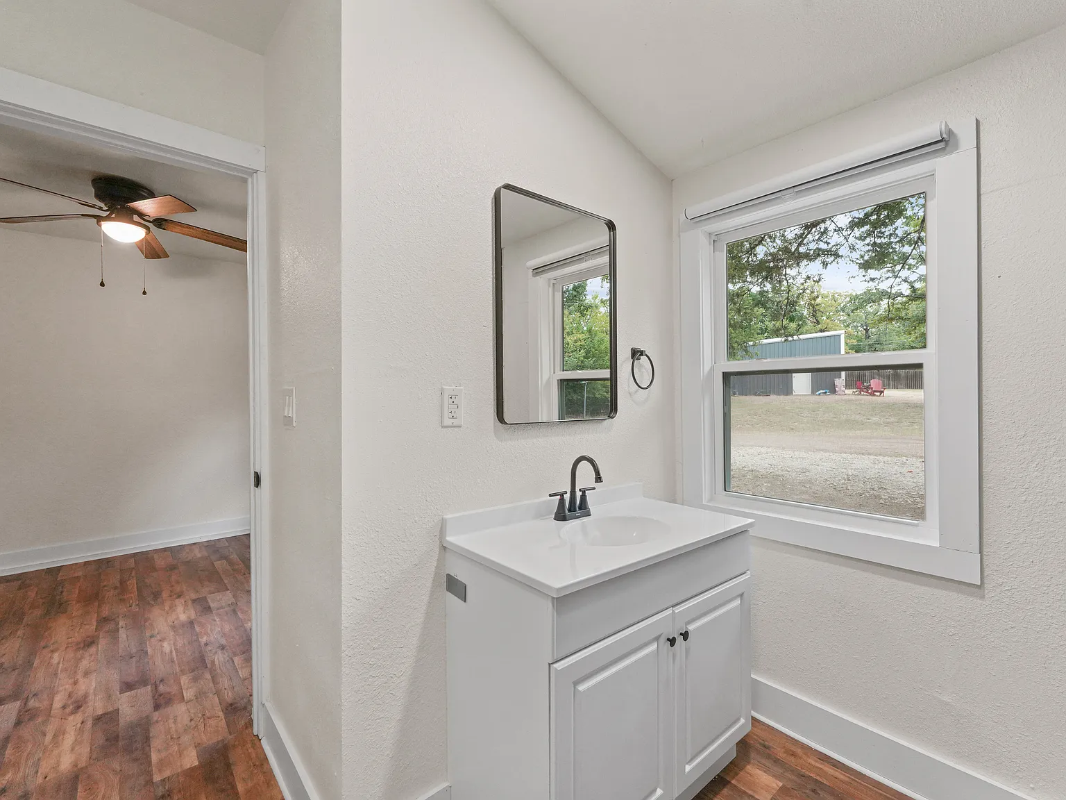 2 bed, 760 sqft, $1,650 — Photo 3