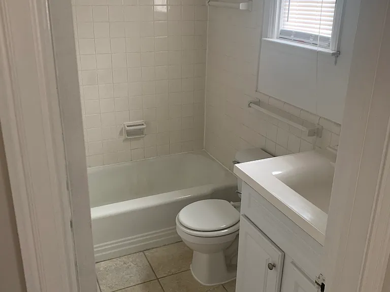 Somerset Apartments — Photo 12