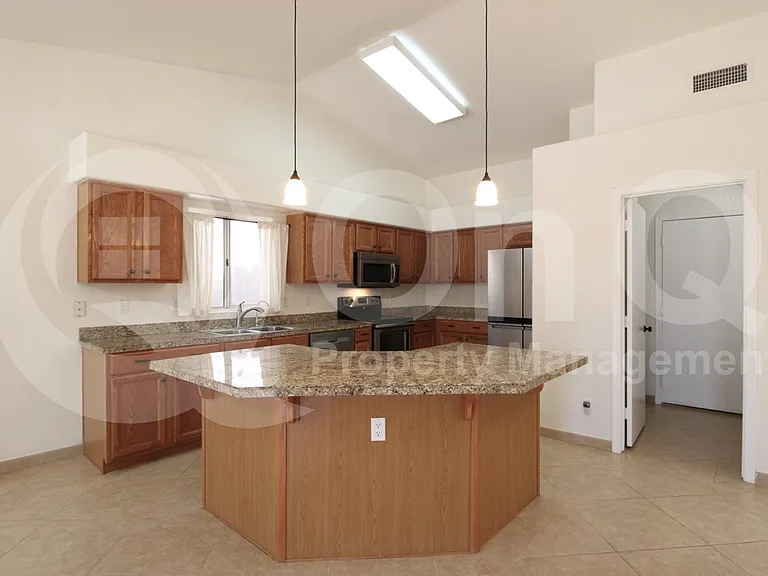 1562 S Monterey St — Photo 7