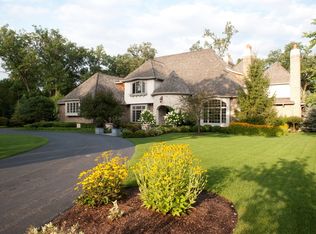 990 Hiawatha Ln, Riverwoods, IL