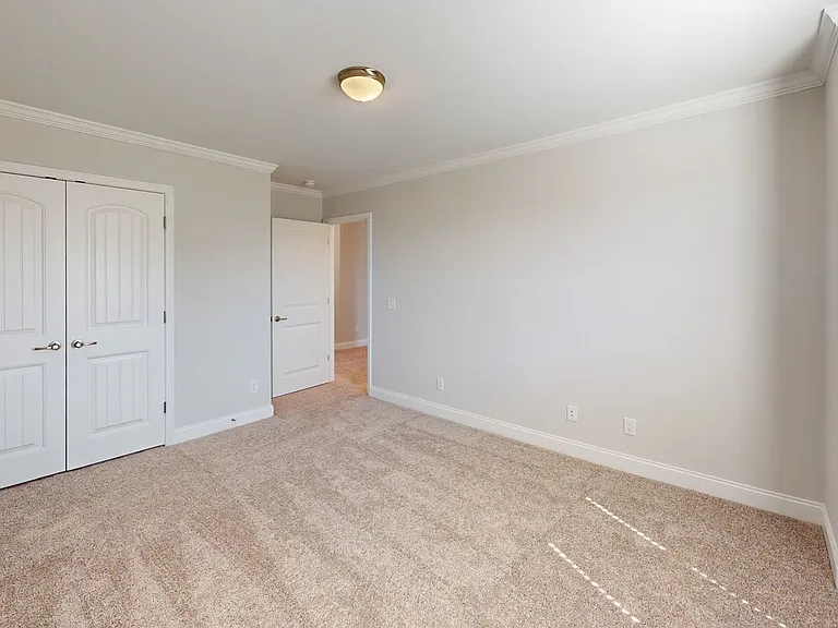 146 Champlain Dr — Photo 25
