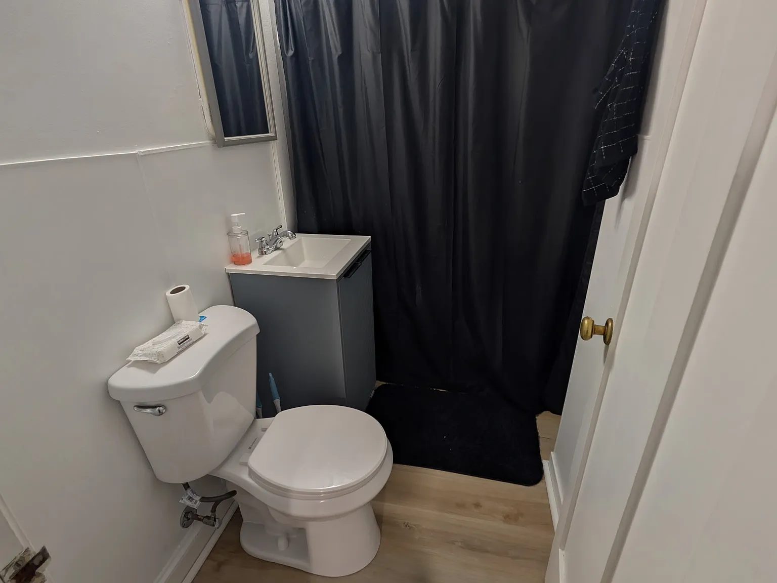 1 bed, $1,300 — Photo 2