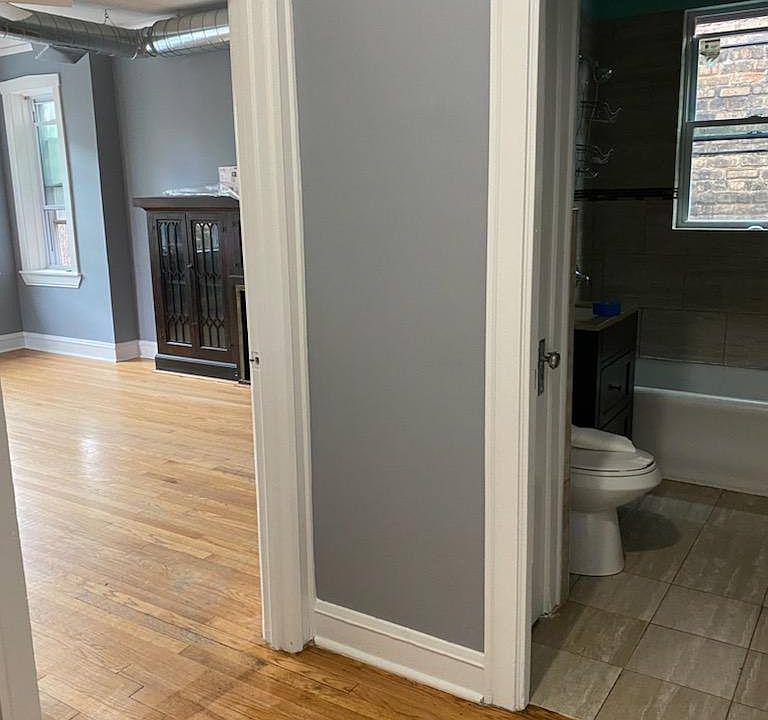 2nd image of 915 N Hamlin Ave #2
