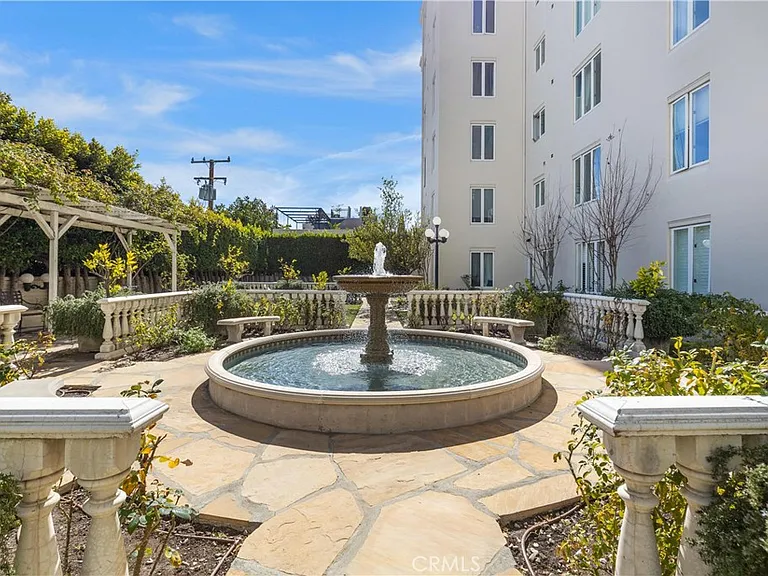 1424 N Crescent Heights Blvd #20 — Photo 35