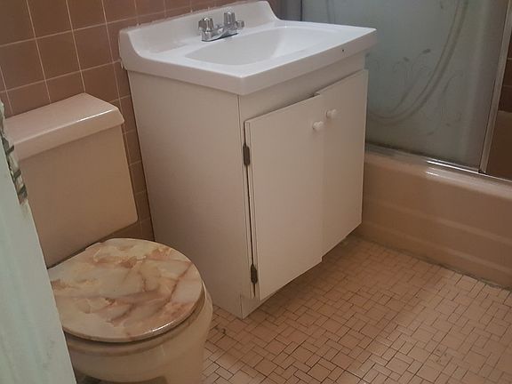 2nd image of 3580 Laconia Ave #2