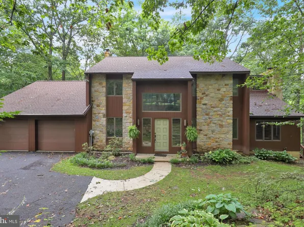 2917 Oak Ln, Morgantown, PA 19543