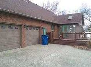 5206 Valley Station Rd, Louisville, KY 40272