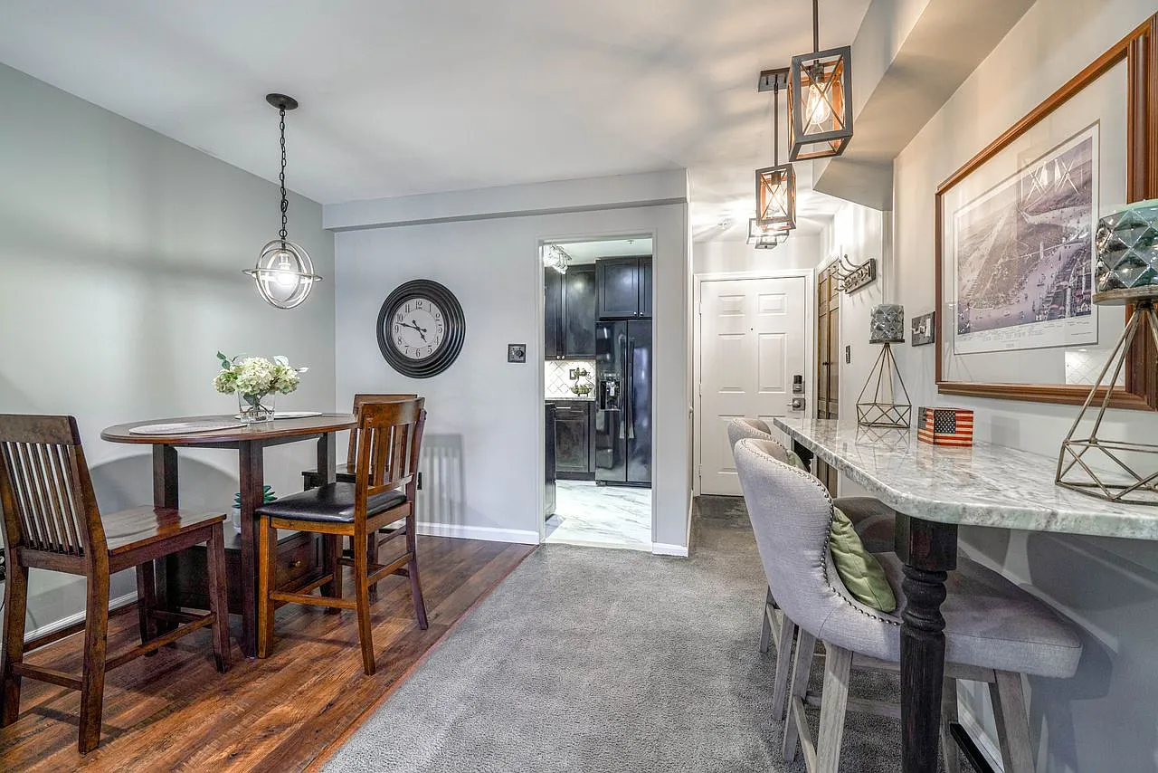 1 bed, 572 sqft, $1,900 — Photo 4