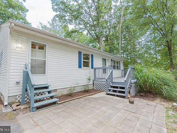 3rd image of 132 Whippoorwill Ln