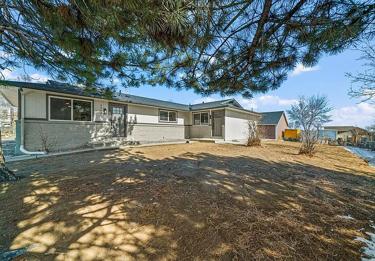 6364 Julian St — Photo 20