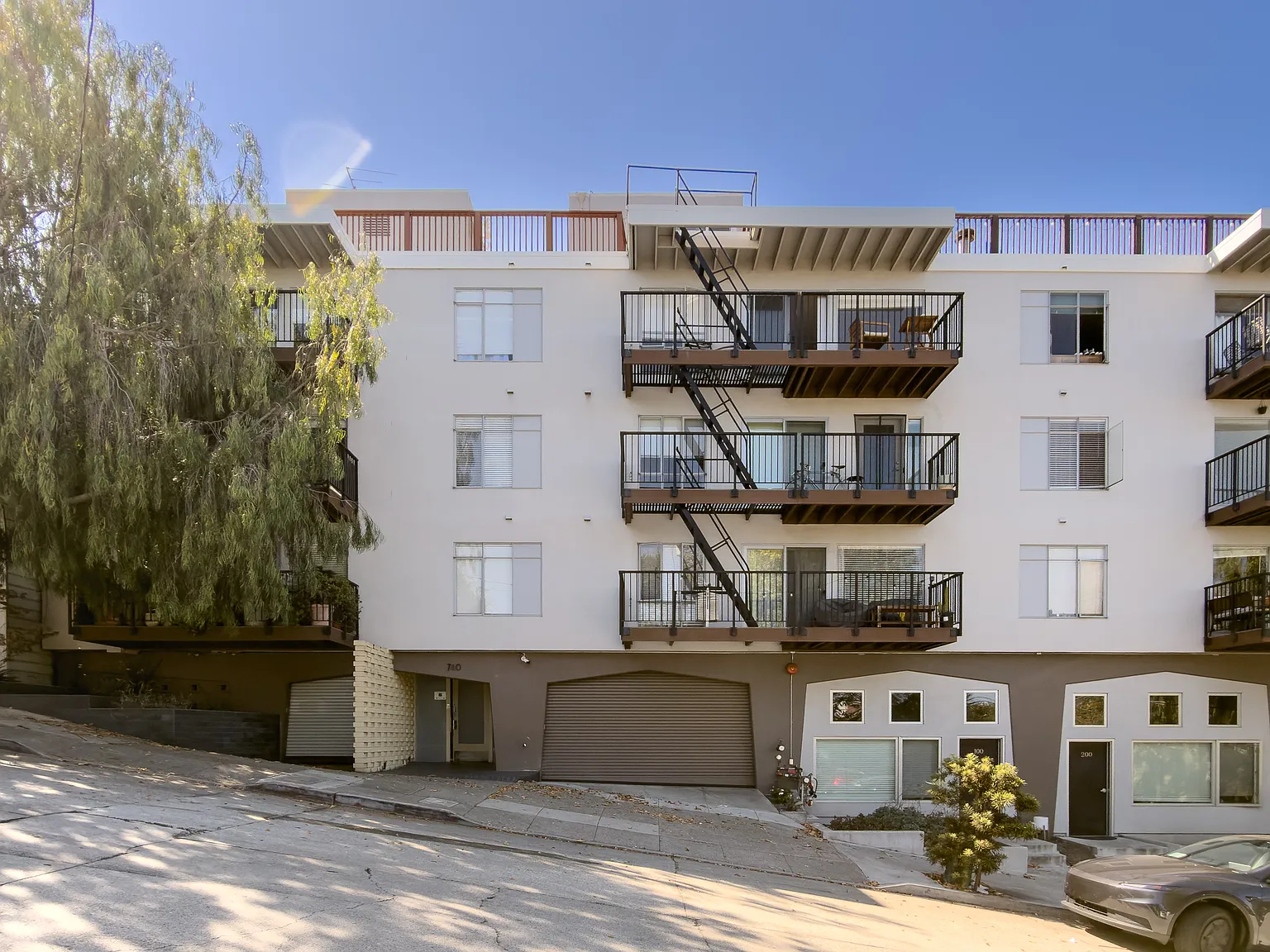 Spacious Potrero Hill 2BR/2BA | Pet Friendly — Photo 4