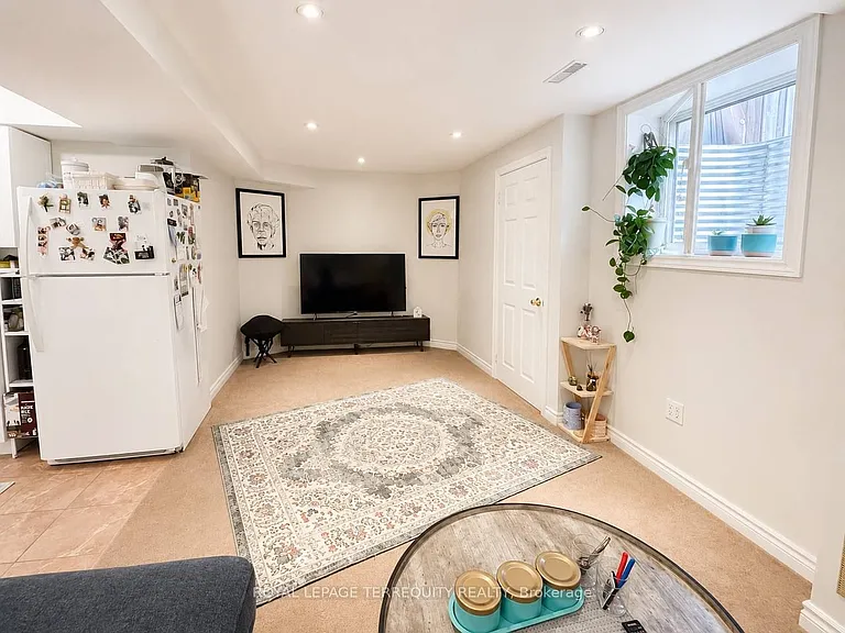 42 Portland Cres #LOWER LEVEL — Photo 12