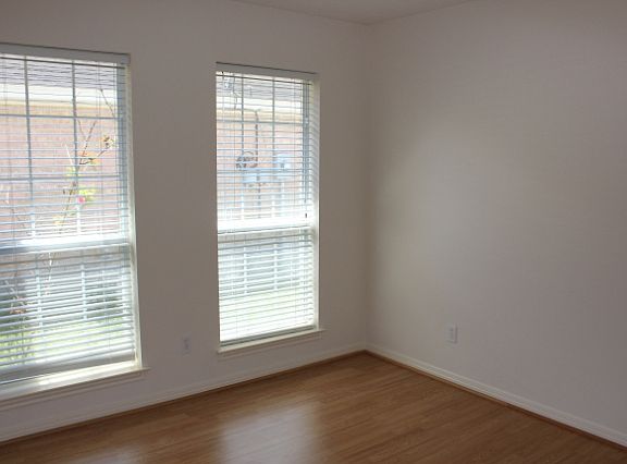 5th image of 5660 Jackie Ln