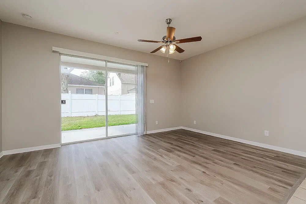 4 bed, 2.0 bath, 1969 sqft, $2,905 — Photo 4