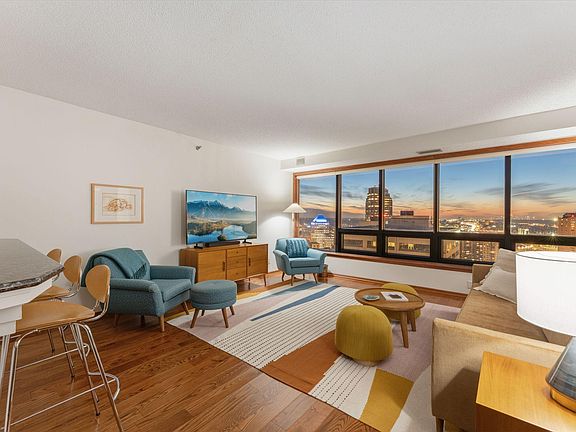 3rd image of 168 6th St E Unit 3606