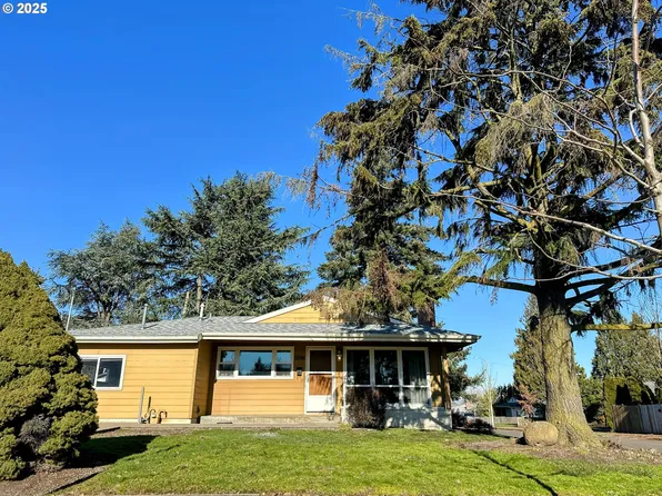 12041 NE Stanton St, Portland, OR 97220