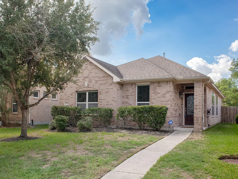 17227 Marquette Point Ln
