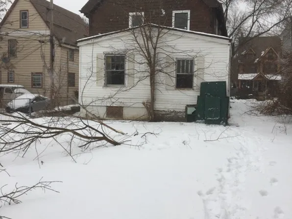 1231 N 32nd St, Milwaukee, WI 53208
