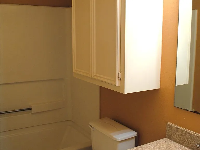 3910 Starbridge Pointe Ln — Photo 32