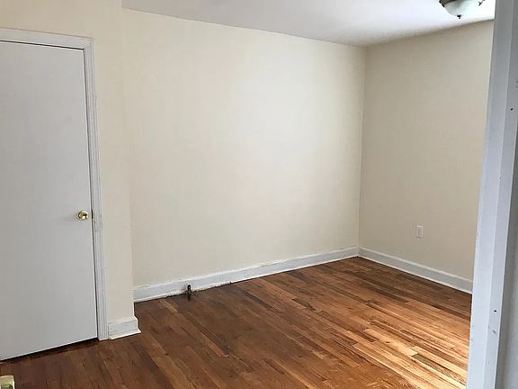 5th image of 166 Chancellor Ave APT 18