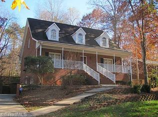 632 Barrocliff Rd, Clemmons, NC 27012