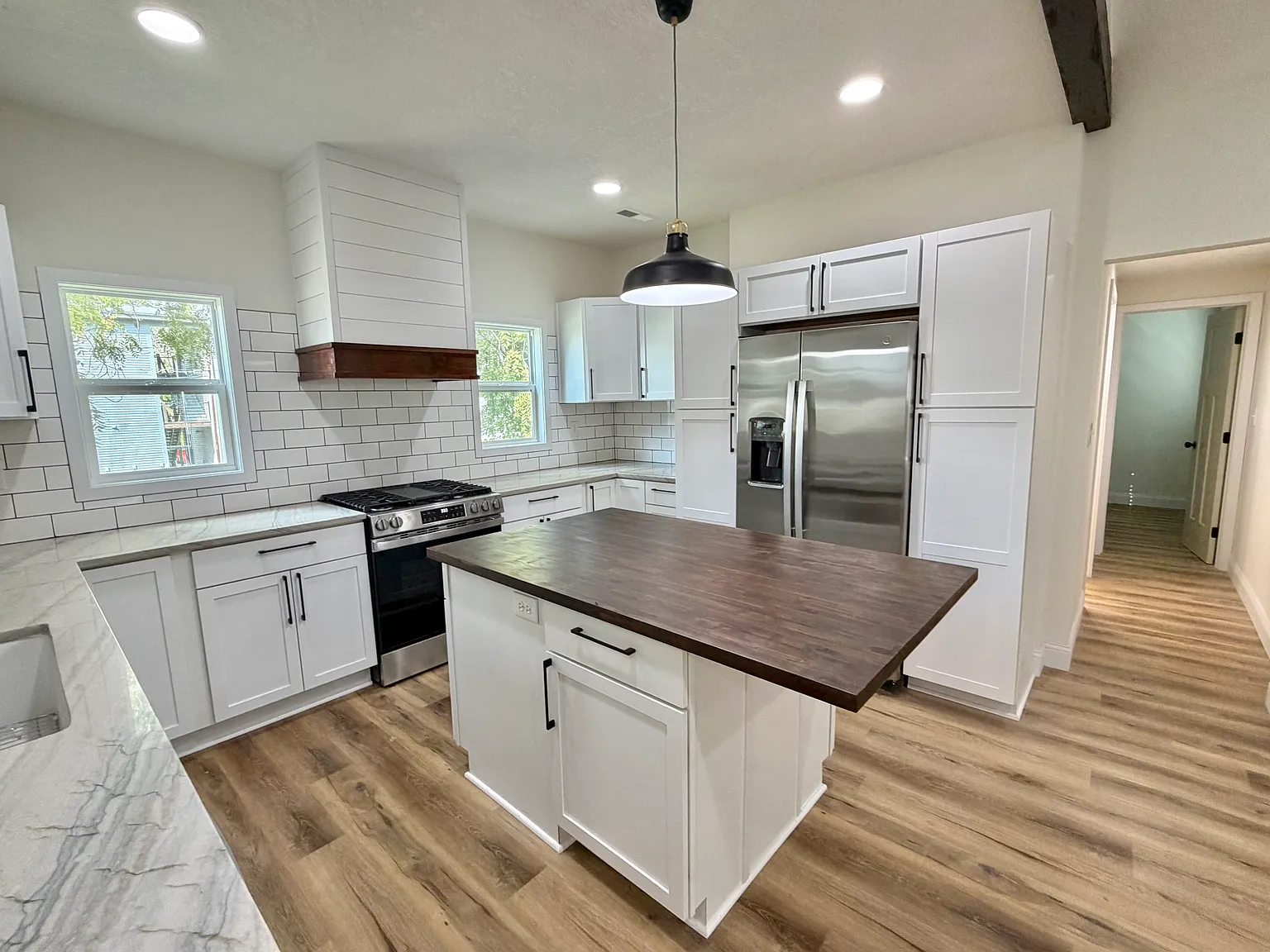 2 bed, 1054 sqft, $1,575 — Photo 4