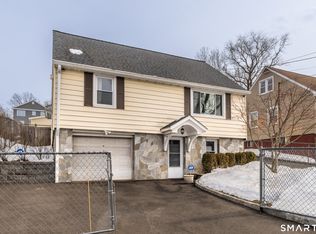 46 Oakleaf St, Bridgeport, CT 06606