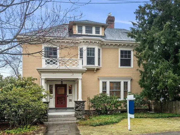 35 Hillside Ter, Belmont, MA 02478