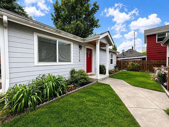 2nd image of 2822 NE Davis St #B