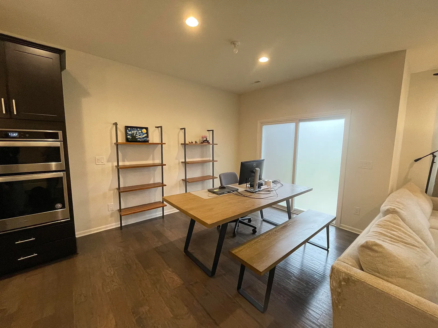 3 bed, 2.5 bath, 1945 sqft, $3,300 — Photo 3
