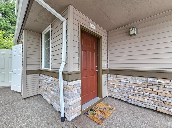 14745 SW Sandhill Loop Unit 201, Beaverton, OR 97007